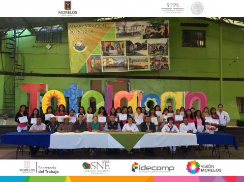  Clausura del Curso de Cultora de belleza en Totolapan y Comida regional en Zacualpan de Amilpas