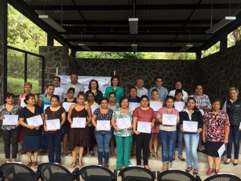 Clausura del Curso de Cultora de belleza en el municipio de Tepoztlán.