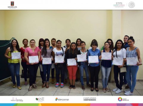 SNE Morelos entrega constancias y becas a beneficiarios de 7 Cursos CPL