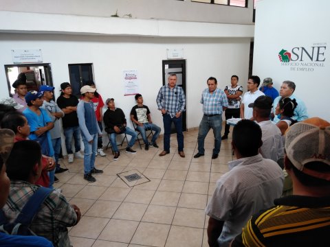 <a href="/parten-trabajadores-agricolas-a-chihuahua">Parten 34 trabajadores agrícolas al estado de Chihuahua, enlace SNE Morelos</a>